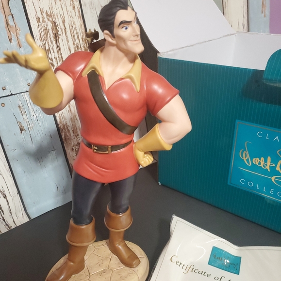 WDCC Limited Edition Village Hearthrobe (Gaston)